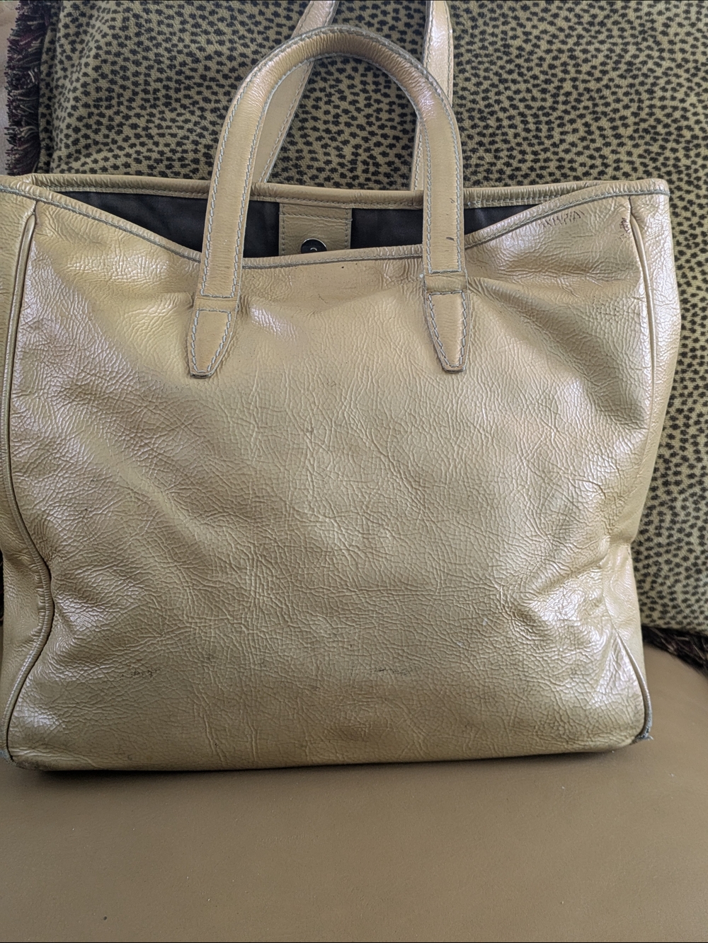 Yves Saint Laurent YSL Camel Beige Patent Leather Tote Bag Authentic - Picture 6 of 16